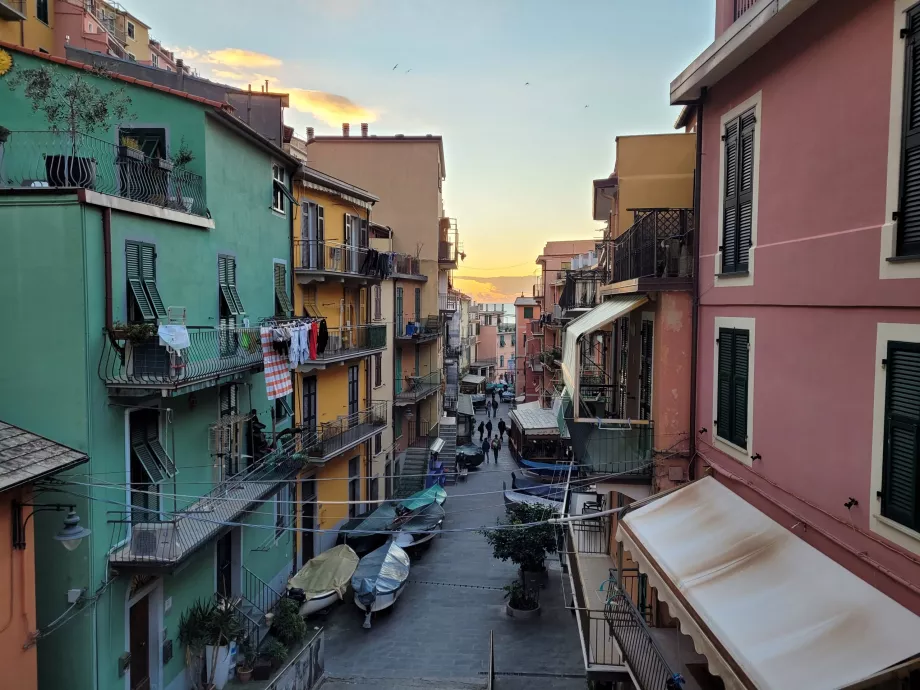 Jalan utama di Manarola