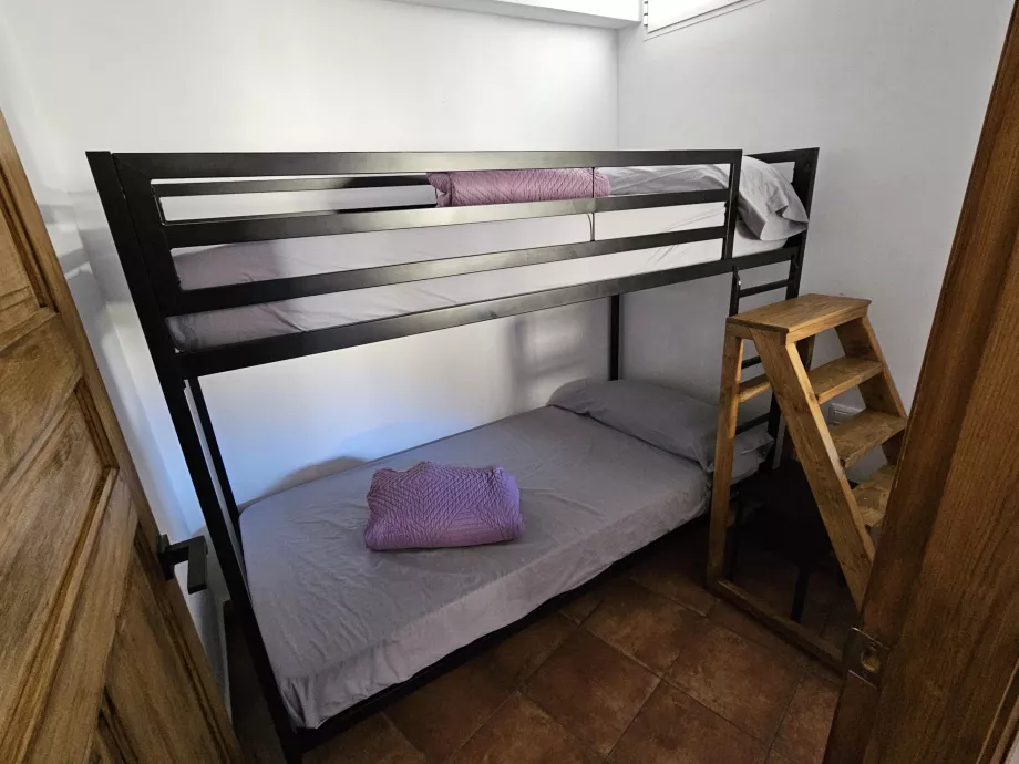 Kamar tidur berikutnya di apartemen La Era