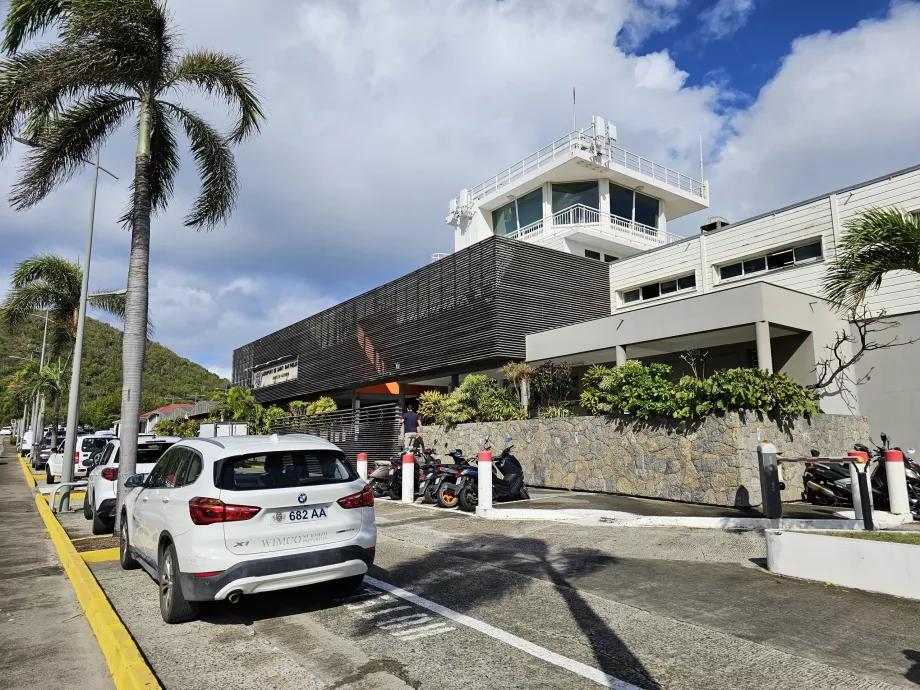 Terminal Bandara SBH