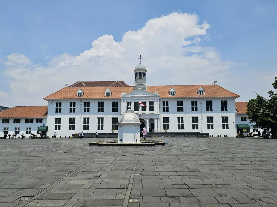 Rumah Gubernur di Jakarta Lama