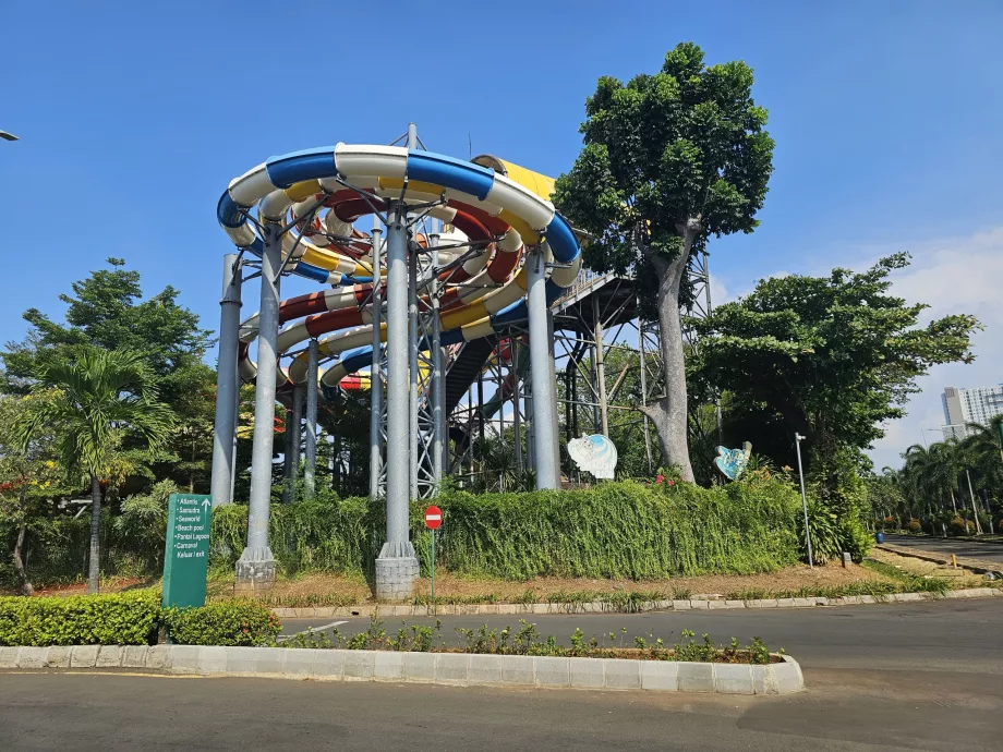 Perosotan di Taman Ancol