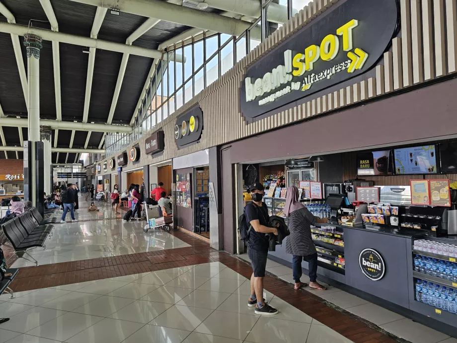 Toko-toko, bagian umum Terminal 1