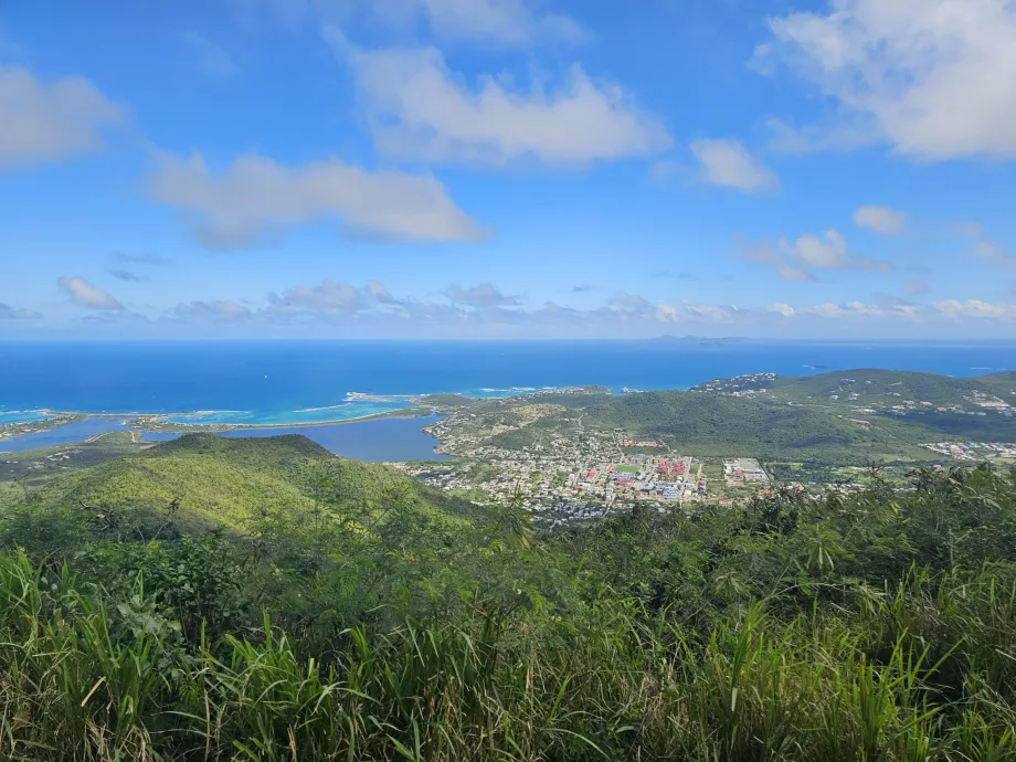 Pemandangan dari Pic Paradis