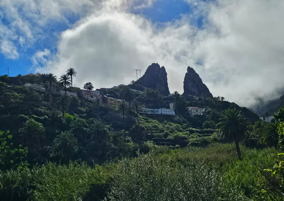 Roques Pedro y Petra