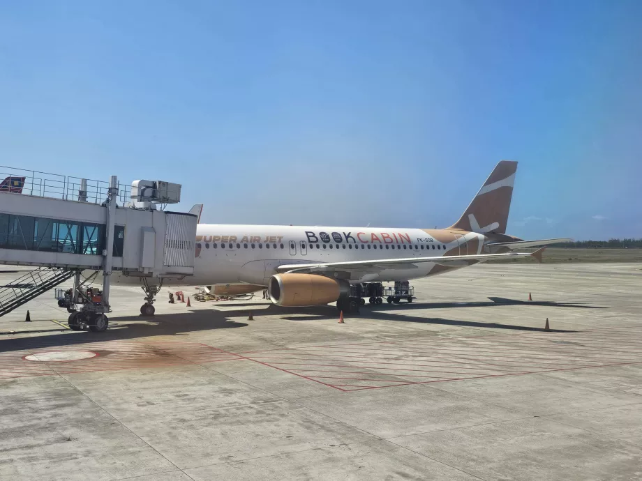 Jet Super Air, Airbus A320 di Bandara Yogyakarta YIA