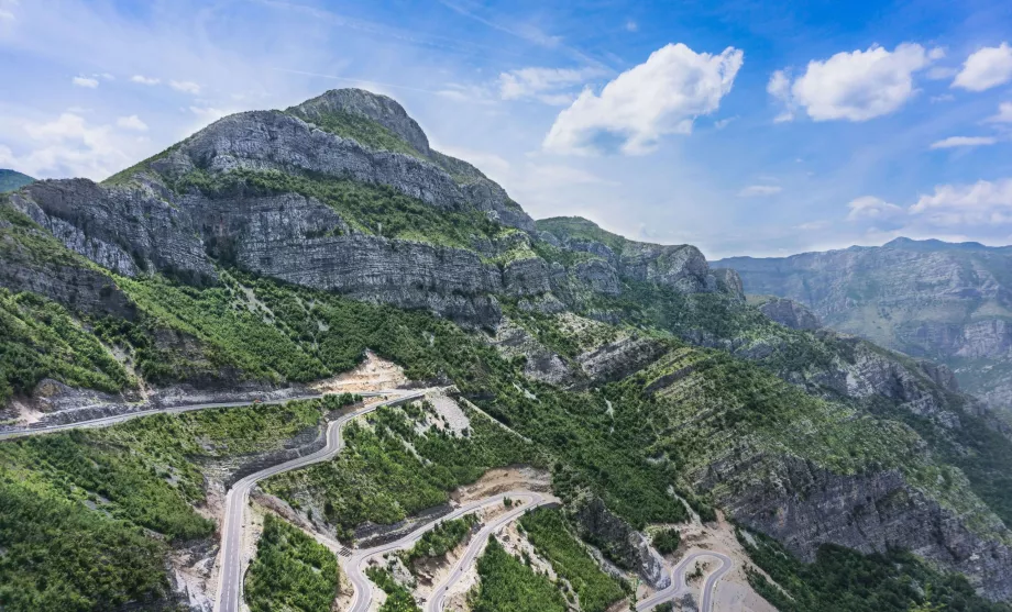 Jalan-jalan di Albania