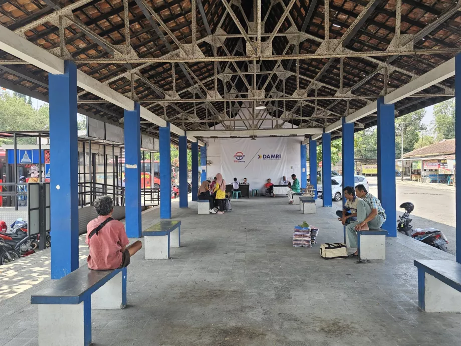 Terminal bus Borobudur