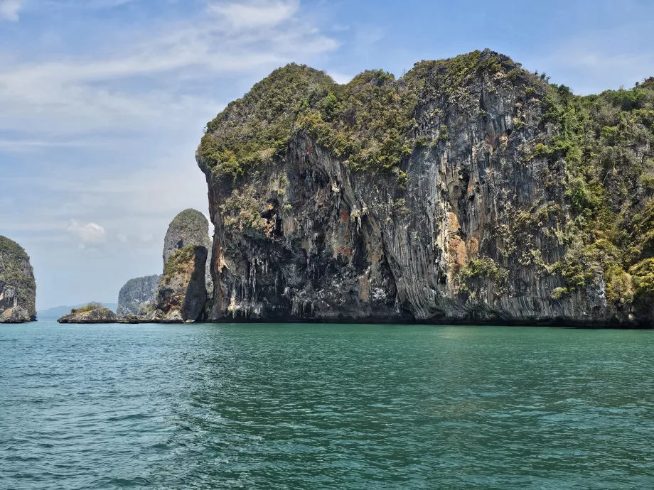 Formasi batuan di Railay