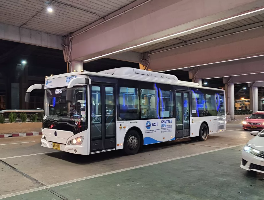 Bus antar-jemput antara bandara Don Mueang dan Suvarnabhumi