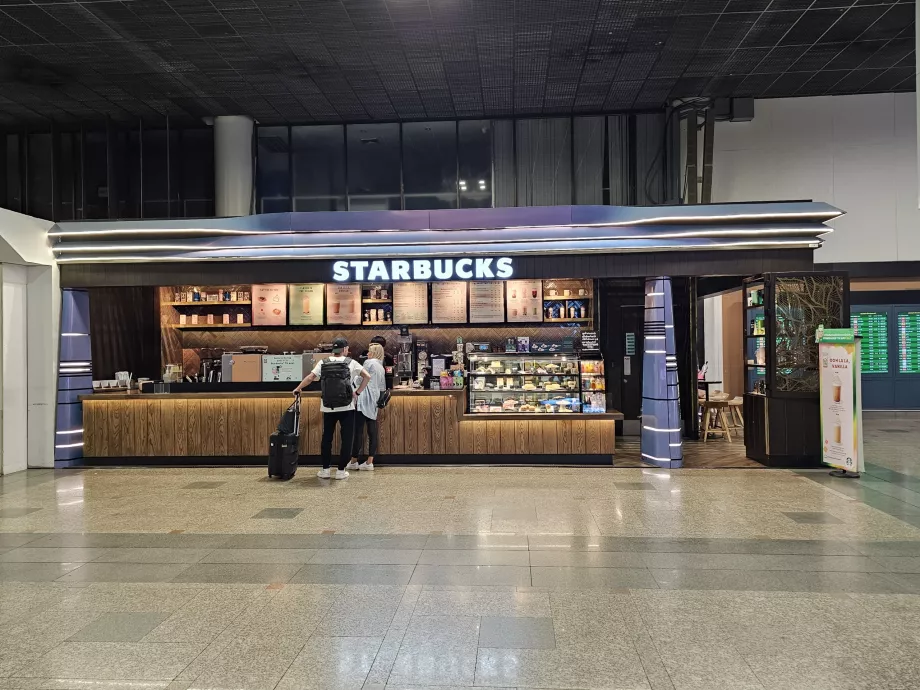 Starbucks, area publik di terminal internasional