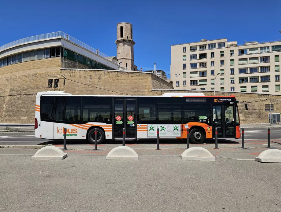 Bus umum di Marseille