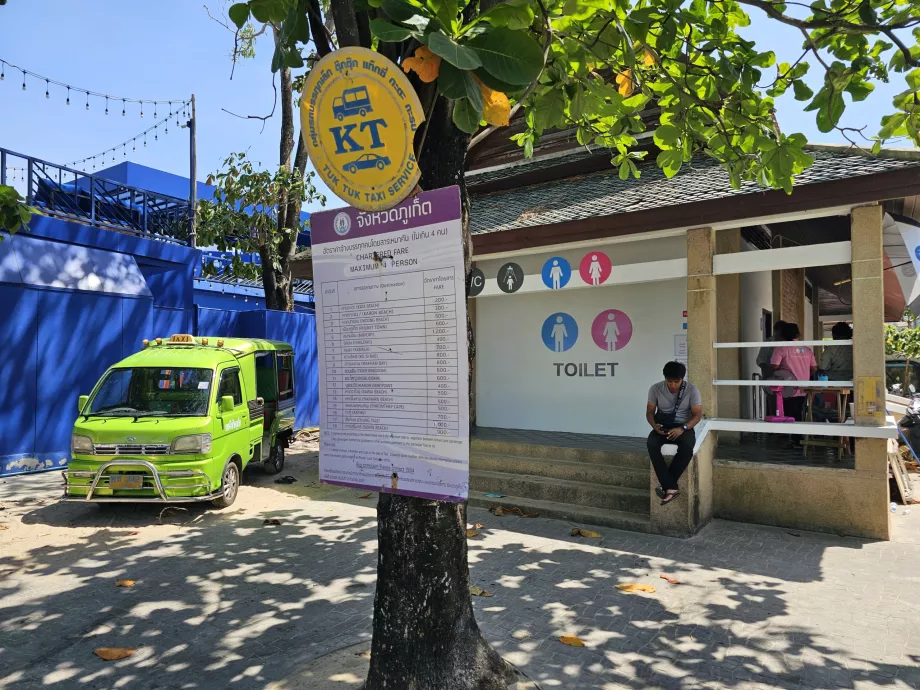 Toilet di pantai dan harga tuktuk, Kata