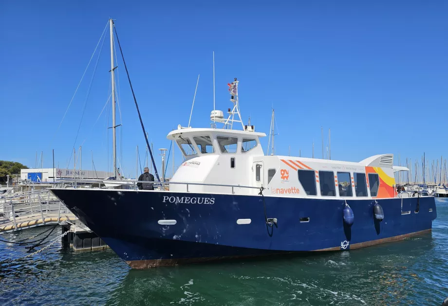 Perahu La Navette, dermaga Pointe Rouge