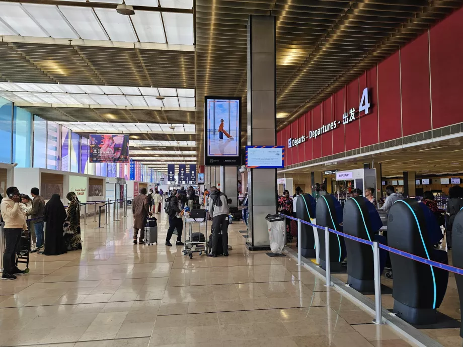 Terminal 4, bagian keberangkatan