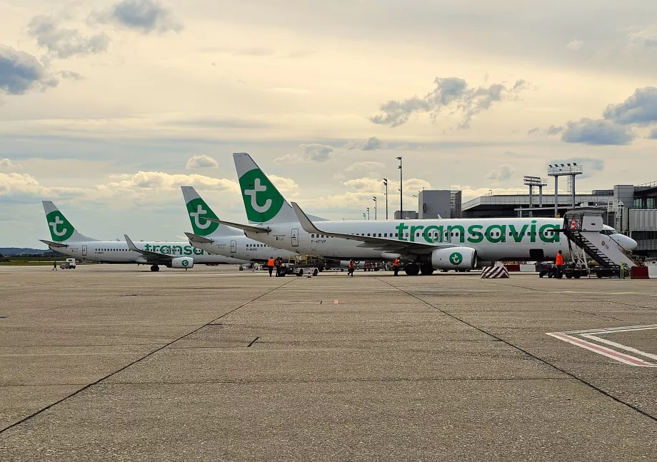 Pesawat Transavia, bandara Orly