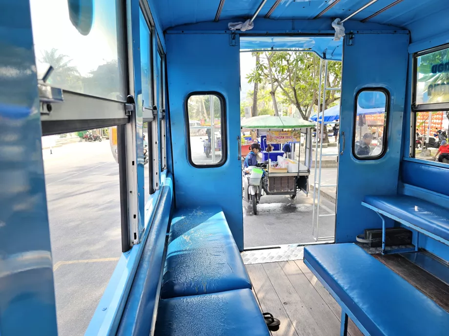 Bus Biru Patong