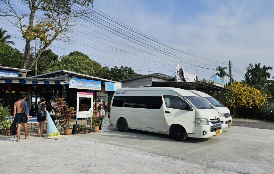 Minivan, perjalanan yang terorganisir