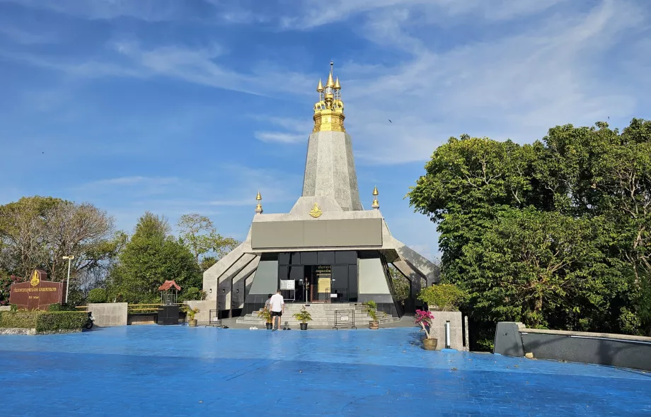 Mercusuar di Tanjung Phromthep