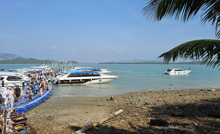 Perahu, perjalanan terorganisir