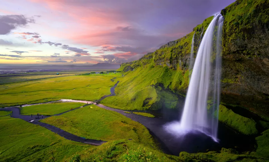 Pemandangan Seljalandsfoss