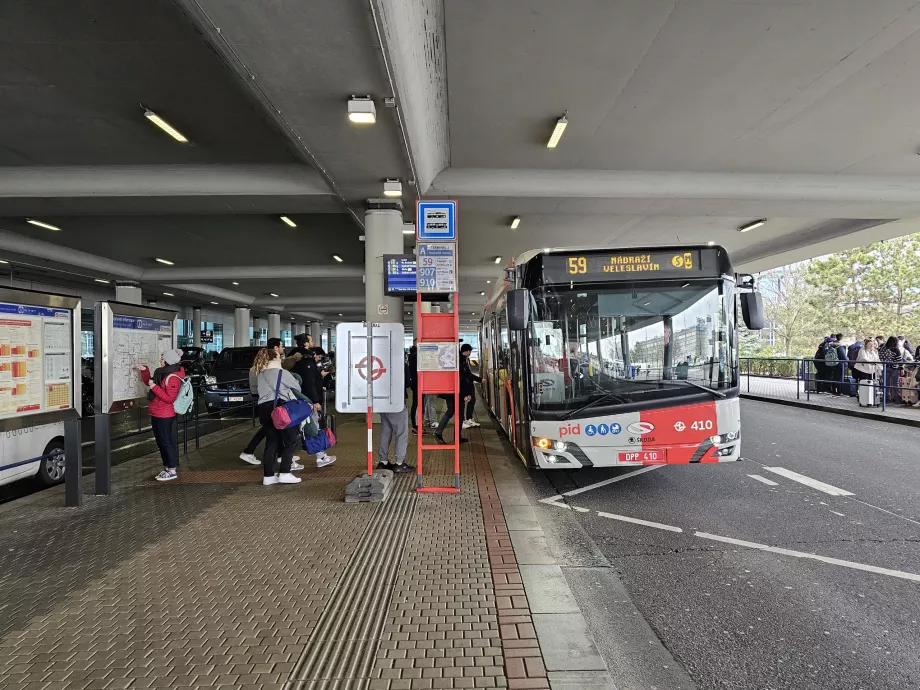 Perhentian bus troli, Terminal 2