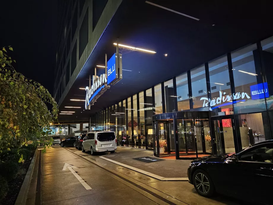 Hotel Radisson Blu, Bandara ZRH