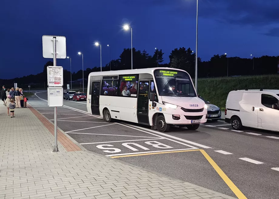 Bus antar-jemput ke tempat parkir mobil