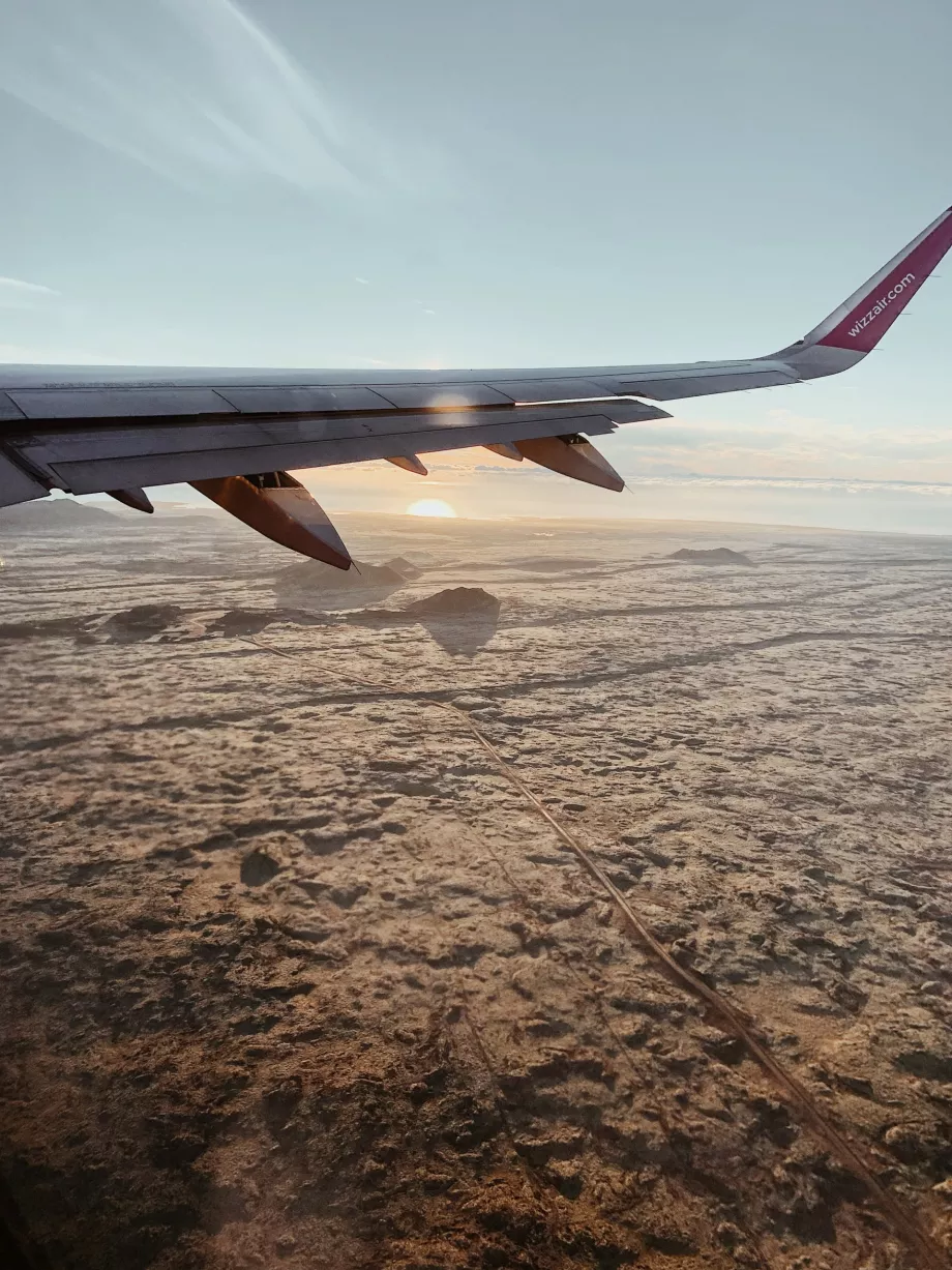 Mendarat di Bandara Keflavík