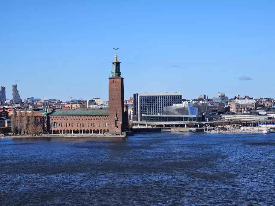 Pemandangan Balai Kota Stockholm dari Mariaberget