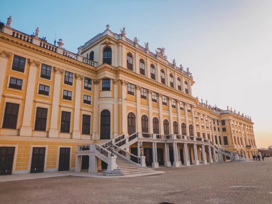 Pintu masuk utama Schönbrunn