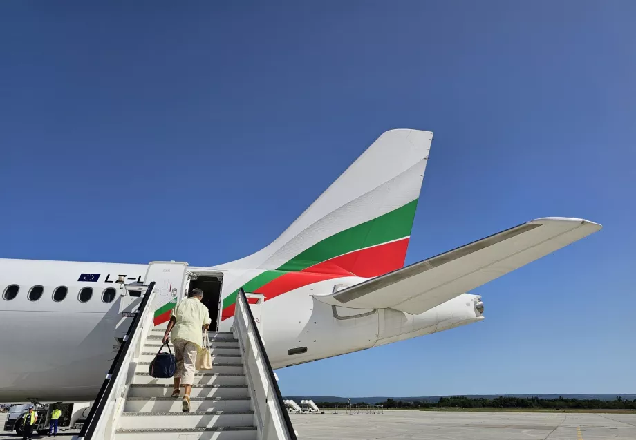 Naik pesawat, Bulgaria Air