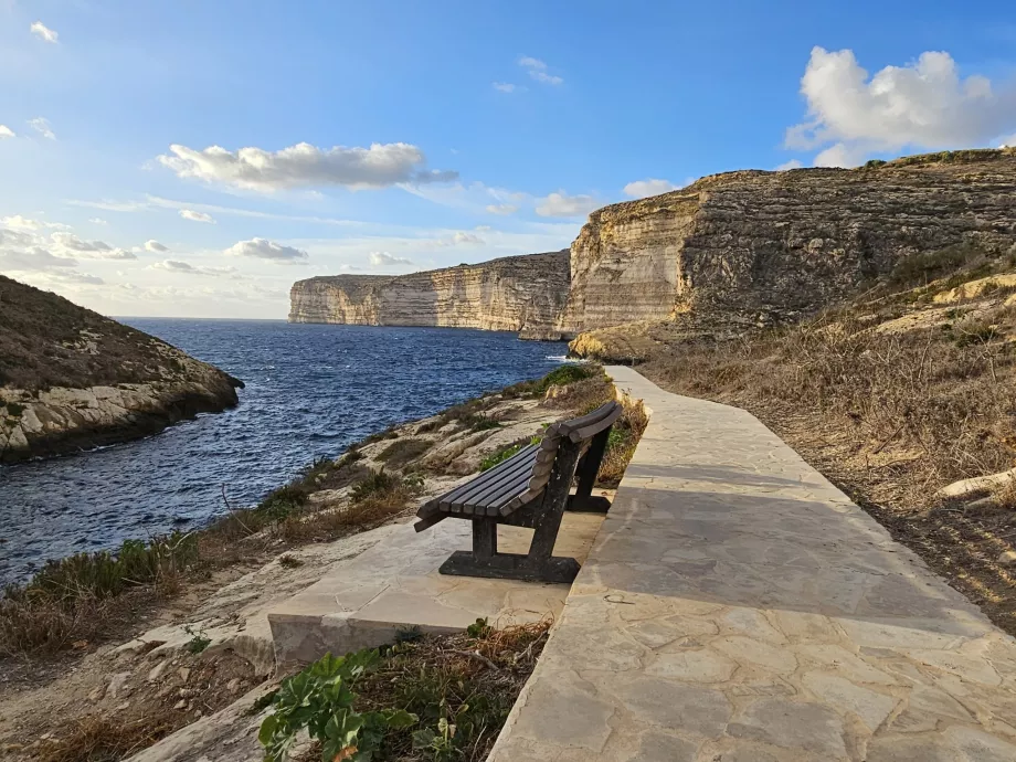 Trotoar di sekitar Xlendi