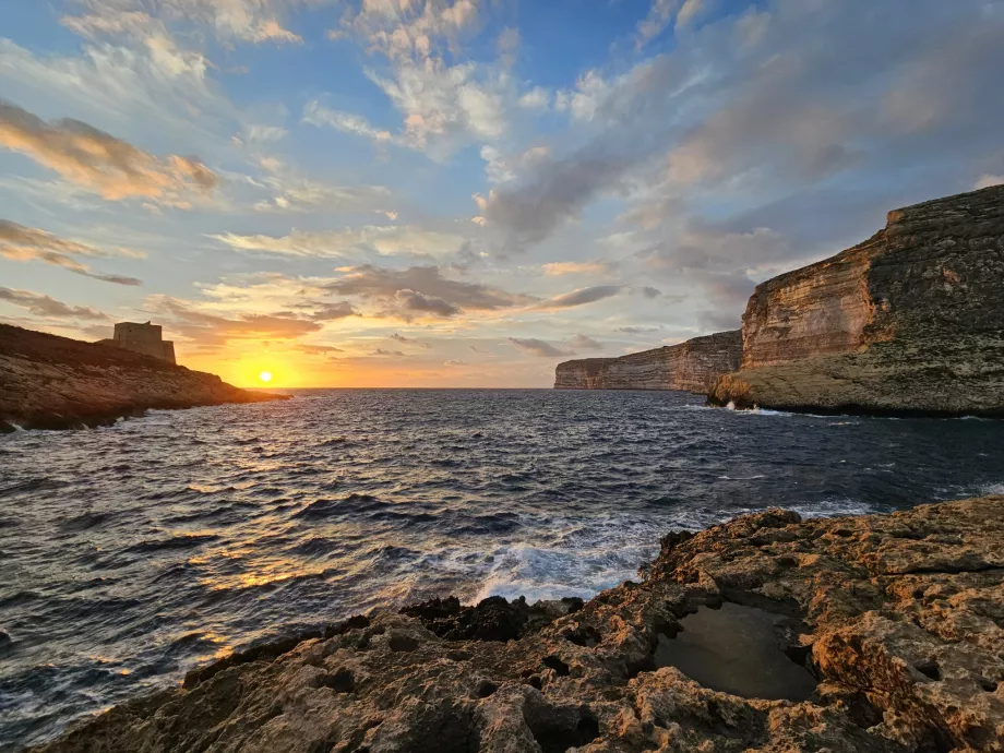 Sunset Xlendi