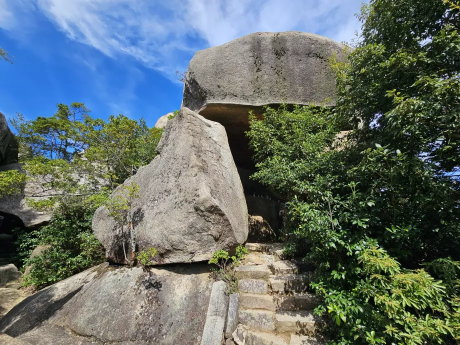 Rute jalan kaki ke Gunung Misen