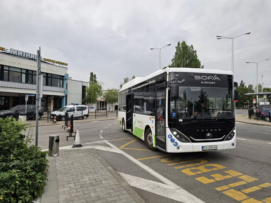 Bus antar-jemput antar terminal