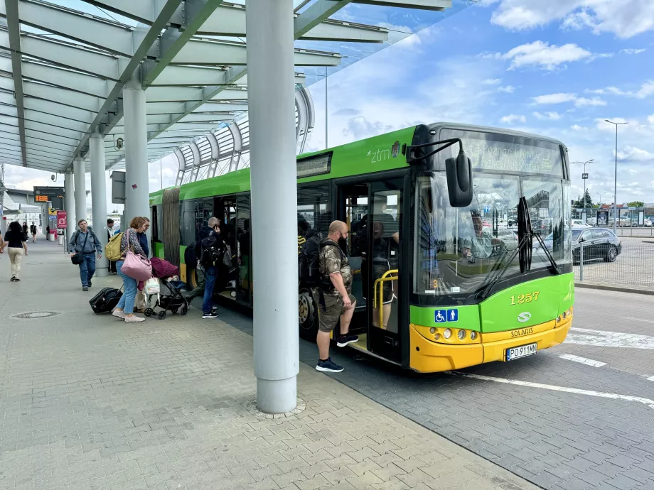 Bus nomor 159 dari Bandara Poznan