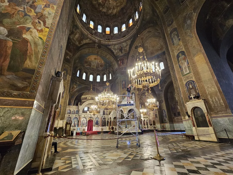 Interior Katedral Alexander Nevsky