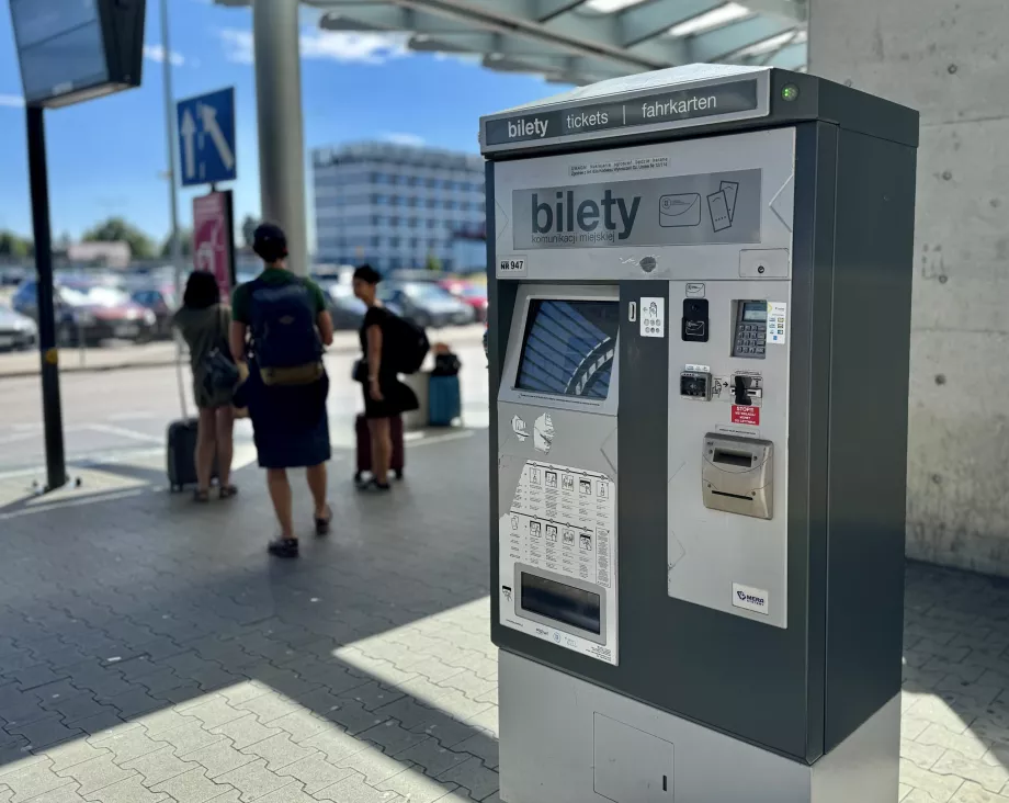 Mesin tiket di bandara