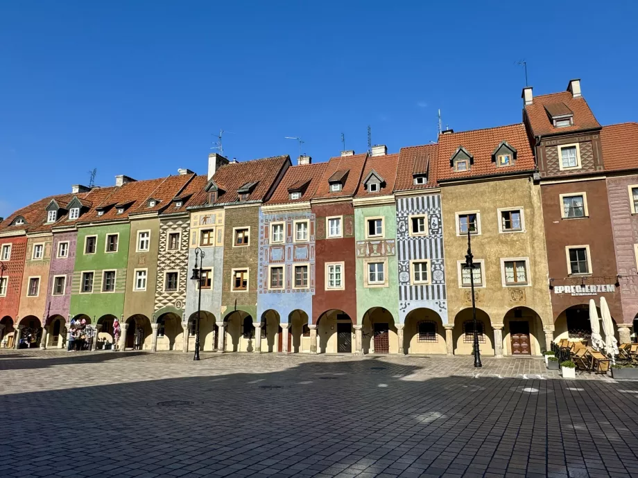 Rumah-rumah penuh warna di Stary Rynek di Poznan